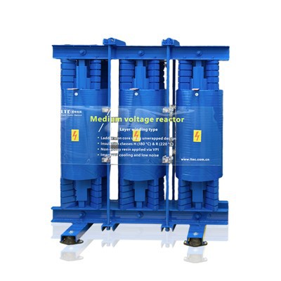 Adweithyddion foltedd canolig